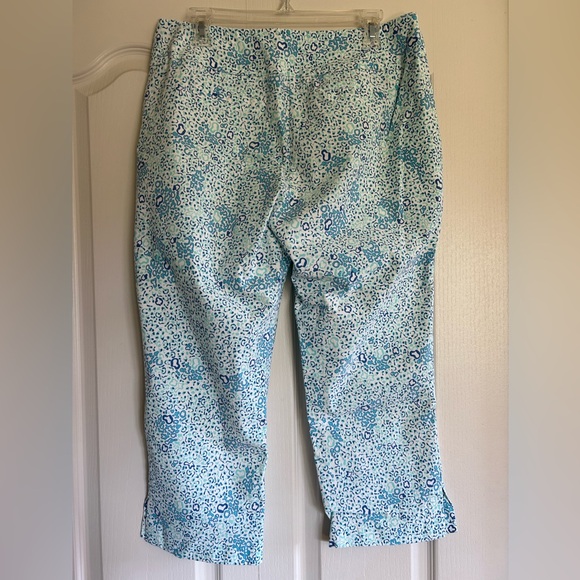 Lulu B stretch capri pants - Picture 2 of 9